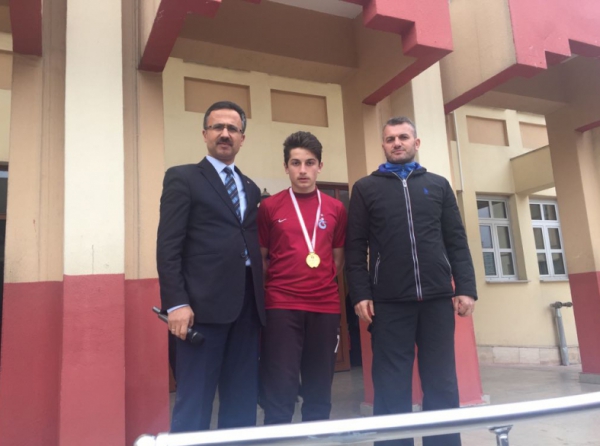 Öğrencimiz Furkan Aktaş Tekvandoda Türkiye Birincisi Oldu.